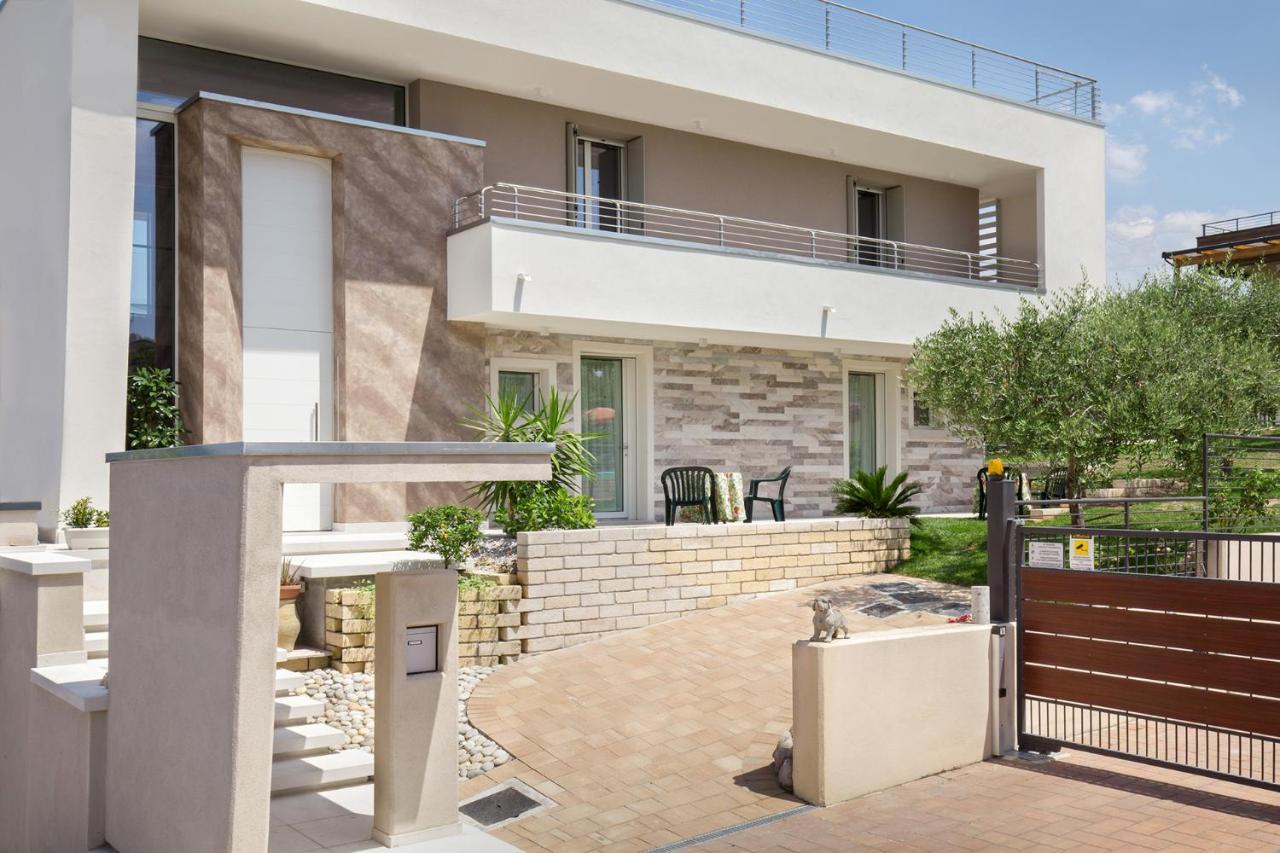 Villa Aurora-Holiday Home Apt 2 Bardolino Extérieur photo