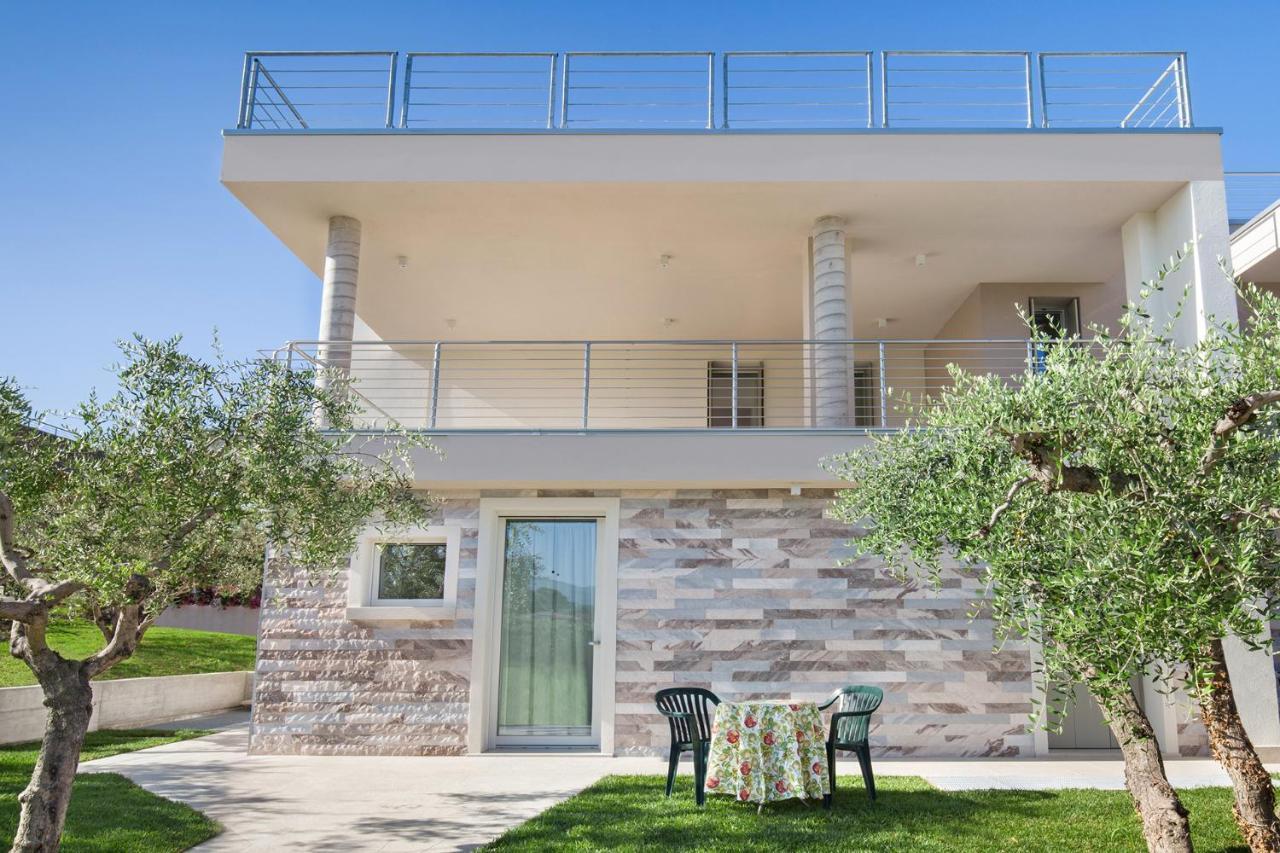 Villa Aurora-Holiday Home Apt 2 Bardolino Extérieur photo